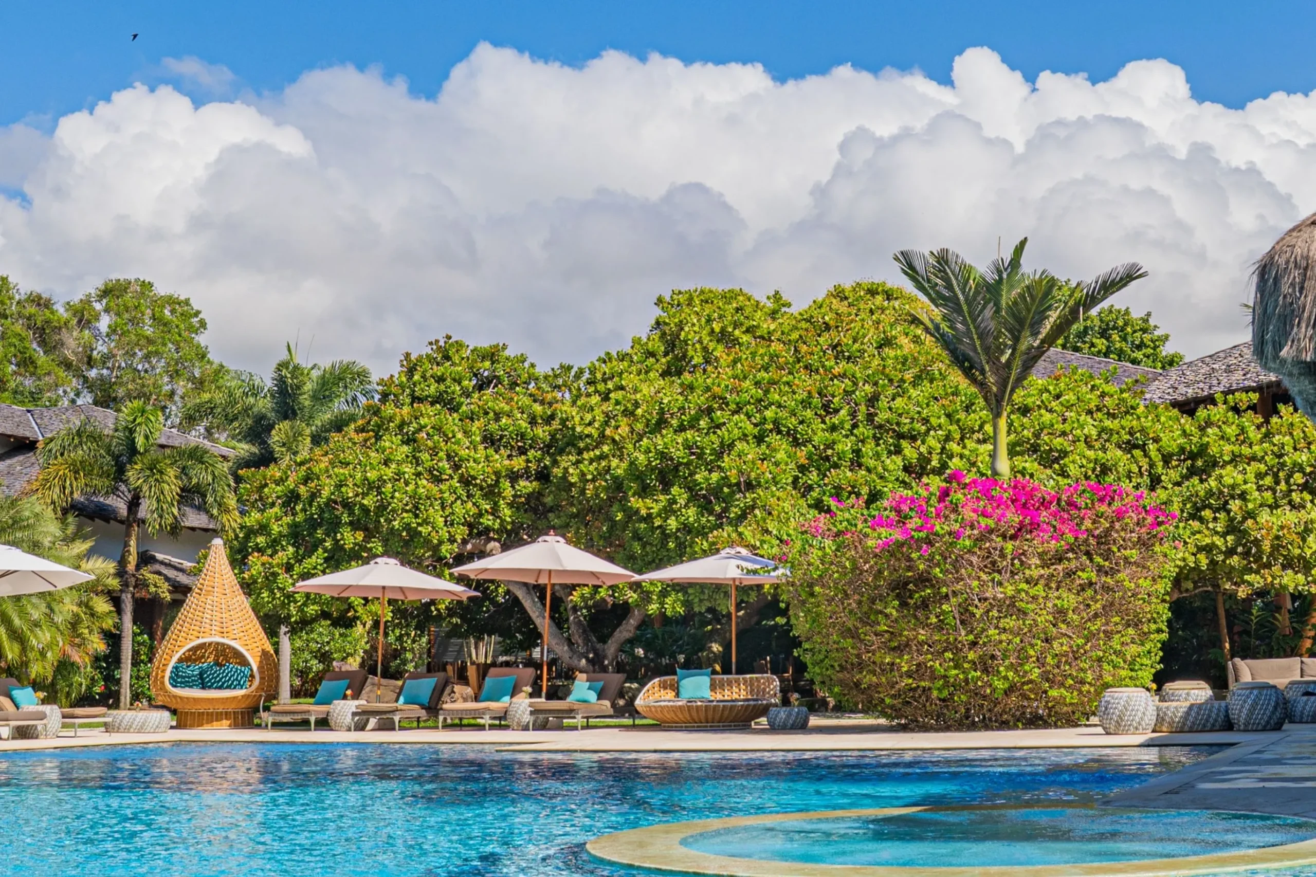 foto-piscina-arvores-corporate_11zon